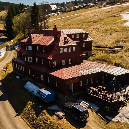 Capkova Chata Hotel *