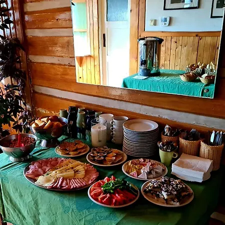 Capkova Chata Hotel *